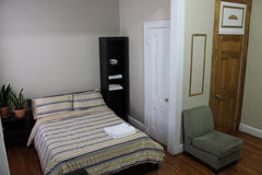 This wonderful, spacious and modern apartment is right in the heart of Brooklyn. New York, NY Rental unit in Brooklyn · ★4.79 · 3 bedrooms · 4 beds · 1 bath Entire rental unit vacation rental 9078222