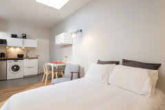 Located 5 minutes walk from Place Jean Macé and 15 minutes walk from the Presqu' Lyon, France Dify Jaboulay - Jean Mace Entire rental unit vacation rental 53887601
