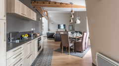 Ce grand Atelier d'artiste rénové propose un hébergement dans Paris, à 400 mètre Soisy-sur-Seine, France Atelier d'artiste Bastille 2 Entire rental unit vacation rental 22317627