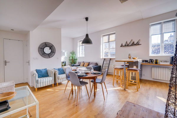 Bordeaux beautiful apartment of 71 m2 3 pièces, perfectly located<br /><br /><b> France Very nice apartment in the historical center Entire rental unit vacation rental 577113025259596096