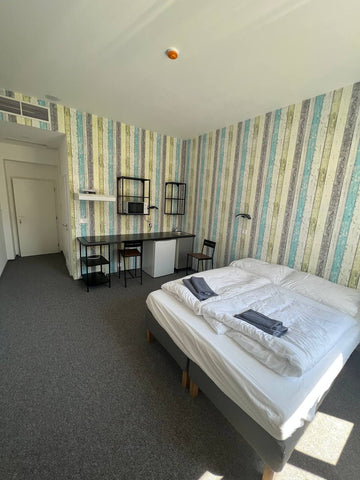 Beautiful room 3004 on the upper floor in the center of Prague. RECONSTRUCTION o Prague, Czechia Room 304 on the upper floor (RECONSTRUCTION WORKS) Private room in condo vacation rental 641698311436633162