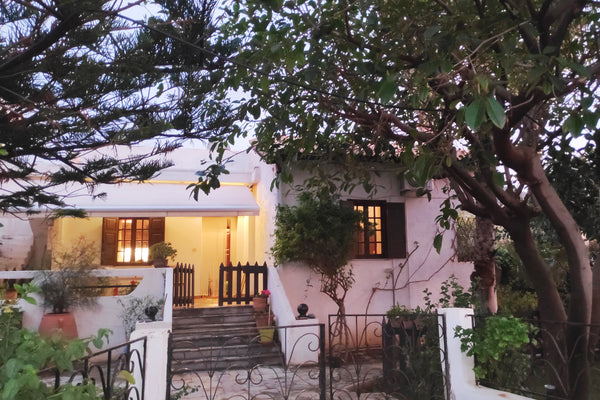 This is a clean and very well-kept villa, walking distance from the beach.<br /> Athens, Greece Villa Avocado Entire villa vacation rental 34333034