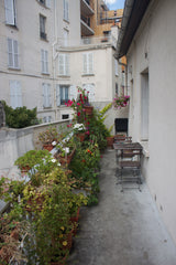 Deux pièces en duplex avec terrasse tout équipé. Peut loger 2 personnes dans un  Paris, France Duplex de charme Entire rental unit vacation rental 4843348