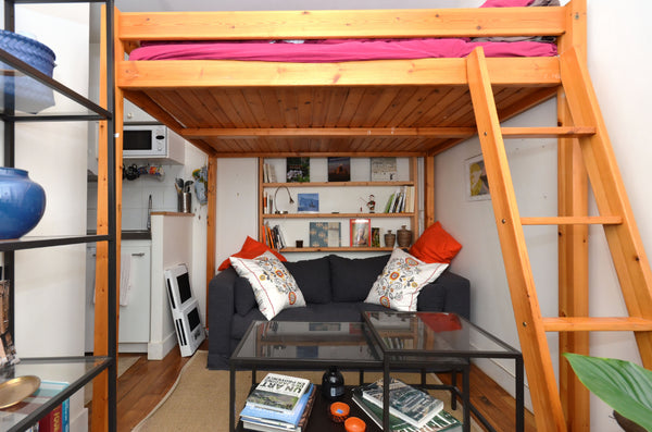 In a classic Hausmannian building, 7th floor, no lift, calm and luminous studio  Paris, France Nice studio near Etoile Private room in bed and breakfast vacation rental 3606074
