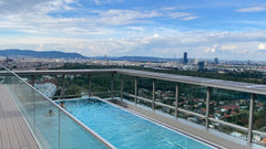 This apartment in the 25th floor in one of the Triiiple Towers offers:<br />- ro  Rooftop terrace with pool / central location Entire rental unit vacation rental 51134517