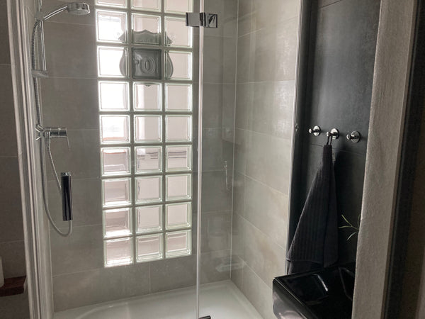 Early bird discount! This new studio is near the  historical downtown, about 15  Czechia OMG-Prague studio w/dryer/25 mins to downtown/ZOO Entire rental unit vacation rental 33969486