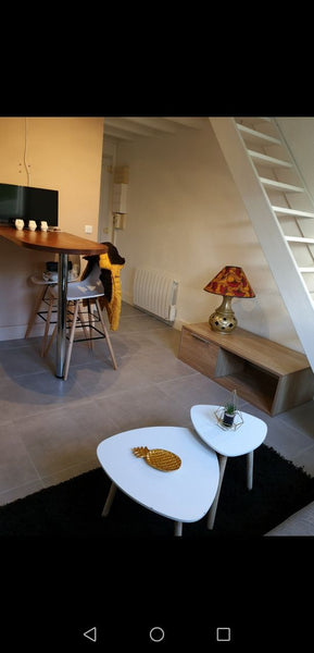 Quartier calme avec accès bus devant la maison. Tram ligne C et accès rocade à 5 Bordeaux, France Maison duplex au calme à proximité de Bordeaux Entire townhouse vacation rental 35107070