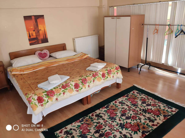 Enjoy easy access to everything you need thanks to the ideal location. Close to   SMALL APARTMENT IN THE CITY OF CHANIA. Entire condo vacation rental 589563634589019248