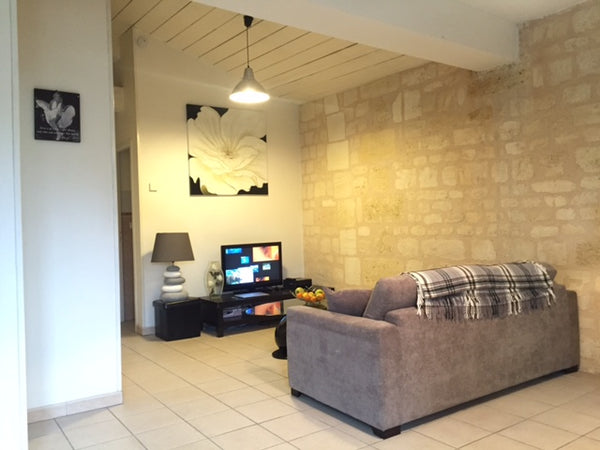 <b>The space</b><br />In a calm neighbourhood in city centre.  Spacious, bright  Bordeaux, France Belle apt bordelaise, centre ville Entire rental unit vacation rental 11224631