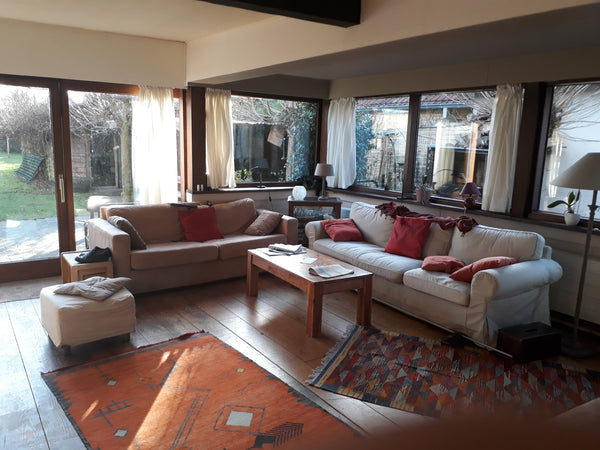 Een gezellig huis met nieuwe badkamer, gezellige woonkamer en  keuken en een pra Sint-Martens-Latem, Belgium Gezellige woning . 6 pers. Entire home vacation rental 24035128