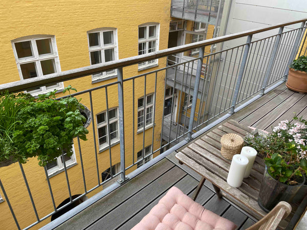 Excellent location, huge flat with dining room , office and balcony. England, United Kingdom Large super king Bedroom in central Copenhagen. Private room in rental unit vacation rental 52230777