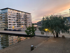 Nyd det simple liv i denne fredelige og centralt beliggende bolig.<br /><br /><b Copenhagen, Denmark Wonderful apartment in attractive Islands Brygge Entire condo vacation rental 644599750397361408