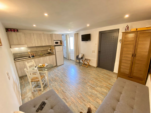 You can enjoy your stay at this self contained house (44 m2), ideal for families Greece Akrotiri Garden House Entire cottage vacation rental 50989325