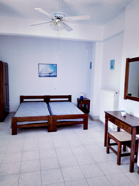 Nice studio in a great place, autonomous bathroom, refrigerator, small cooker, t Aliki, Greece Beautiful studio near the beach #2 - Aliki/Paros Entire rental unit vacation rental 15448483