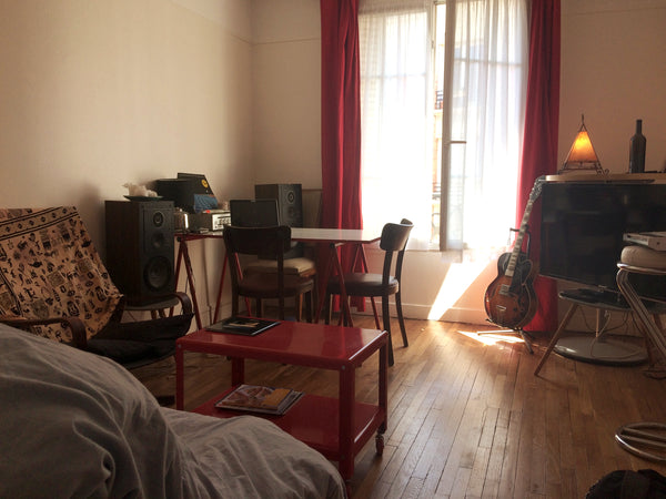 Charming, sunny and very quiet apartment between Père Lachaise (Jim Morisson) an Paris, France Calme et soleil à Ménilmontant. Entire rental unit vacation rental 19444922