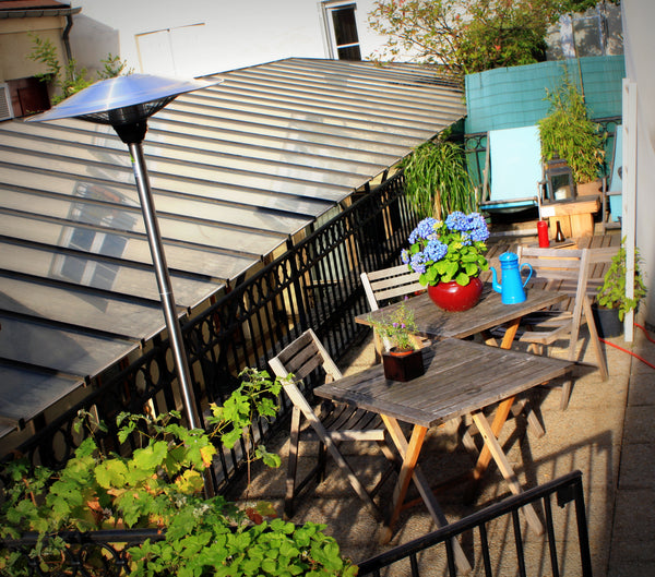 Magnificent 2-bedroom duplex apt with a lovely 30m2 terrasse. It is located over  Secret Garden Duplex @ Monteurgueil Entire rental unit vacation rental 5203163