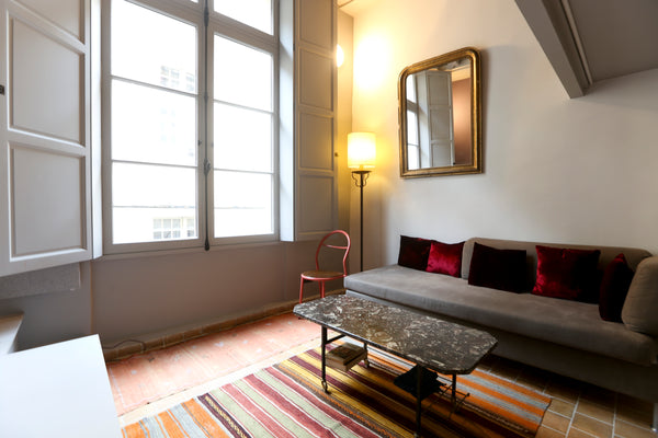 This exceptional apartment is  a truly hip and authentic Parisian getaway. <br / Paris, France Gorgeous Gem in Le Marais !!! Entire rental unit vacation rental 10433014