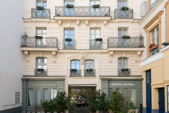 The Hotel Aston is located in a charming crescent not far from the Opera distric Paris, France Chambre double standard - ASTON HOTEL PARIS Room in boutique hotel vacation rental 29893875