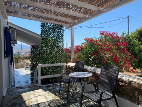 Small studio in the village of Antiparos. 5 min walk to the beach and 3 min walk Greece Private studio, Antiparos village Private room in rental unit vacation rental 50712247