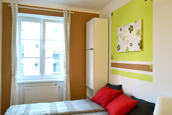 LOCATION<br />- In the center. All is walkable. Save money and time<br />- Easy+ Vienna, Austria Min 1 Month Be at the center with private bathroom Private room in rental unit vacation rental 422063