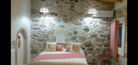 Belle chambre dotée d'une grande salle de bains<br /><br /><b>License number</b> Velaux, France Cocooning blue house Ch4 Private room in bed and breakfast vacation rental 667901129383818550