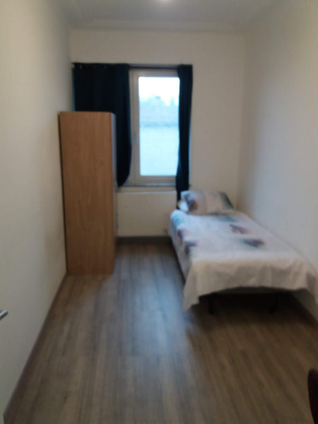 Découvrez le charme de ce bel appartement pouvant accueillir 2 voyageurs calme,  Sint-Jans-Molenbeek, Belgium Chambre dans un appartement cosy et calme Shared room in rental unit vacation rental 39315733