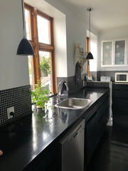 Hold ferie i vores dejlige byhus.<br />Huset er fra 1926. Til dagligt bor vi 2 v Copenhagen, Denmark Skønt ældre byhus med have og gratis parkering Entire townhouse vacation rental 613768543757483796