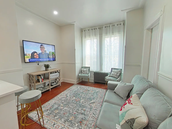 This special place is walking distance from the ionic Yankee Stadium and central  Rental unit in The Bronx · ★4.61 · 3 bedrooms · 4 beds · 1 bath Entire rental unit vacation rental 762544570846570665