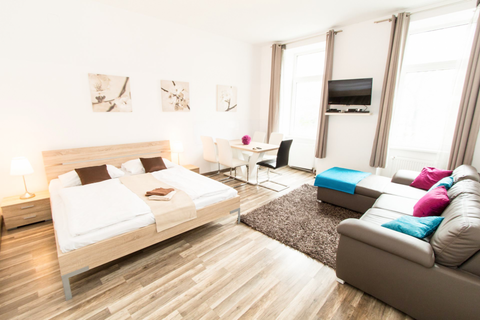 Bitte beachten Sie, dass wir mehrere ähnliche Apartments in einer Kategorie zusa Vienna, Austria CheckVienna - Diefenbachgasse 2 Zimmer Apartment Entire rental unit vacation rental 53521785