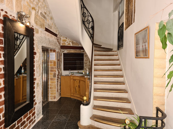 PERMANENT RECEPTION & ARRIVAL <br />Receptionist on spot 24/24h<br />FREE CANCEL Paris, France Room Odeon district near the Seine Latin Quarter Room in boutique hotel vacation rental 20071494