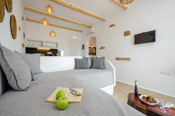 Glaronissi Beach is located on the beach of Plaka. You will be amazed by the uni  GRAND PREMIUM SEA VIEW SUITE | GLARONISSI BEACH Room in bed and breakfast vacation rental 33389563