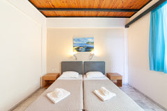 Spacious Apartment with sea view located at the beachroad of Rethymno just 2.3 k Rethimnon, Greece Apt|Beach Road|Free Breakfast|Pool|Sea View Entire rental unit vacation rental 34518788