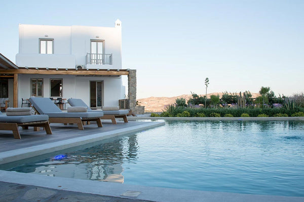 Welcome to the Eastern posh villa in Mykonos.<br />The VIBRANT LUXURIOUS VILLA W Gstaad, Switzerland Eastern Posh Villa on the Hills with Lia Beach Vie Entire villa vacation rental 46187264