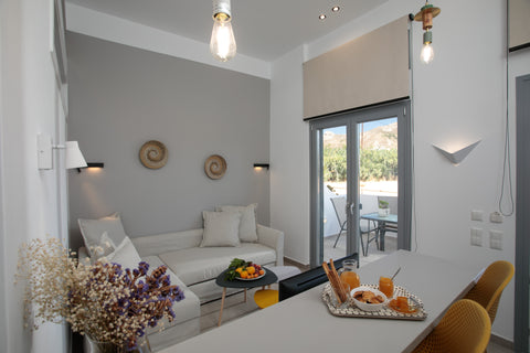 Galante apartment is located in Naxos town, at a distance of 10 minutes by foot  Naxos, Greece Galante apartment, peaceful place in the center Entire rental unit vacation rental 644932402202969646