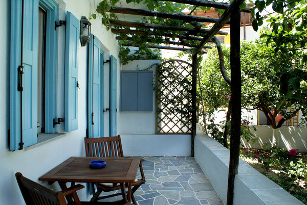 Minimal, modern decorated. The apartment has a bedroom, a Kitchen and a bathroom Greece SIFNOS  Αpartment 25 sq.m/25 τ.μ in Apollonia Entire condo vacation rental 28008296