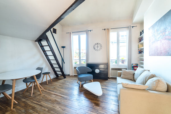 Mini loft, with a 22m² room to live and about 4m of height under ceiling, you wi  Charming bright mini loft Entire loft vacation rental 19735993