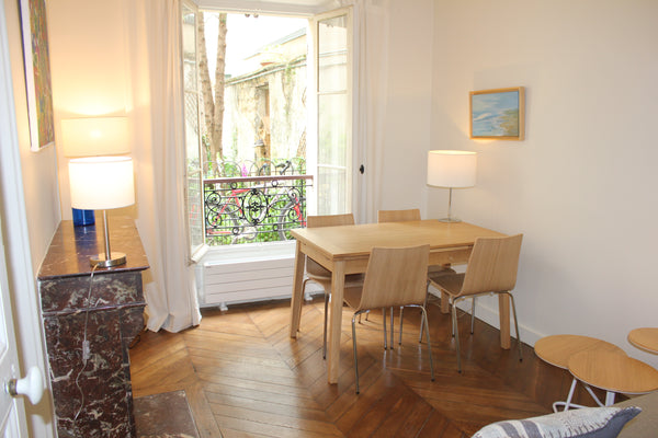 A 35m² very well equiped flat for 2 persons,newly designed by architect,combines Riedisheim, France Cosy flat in the heart of Paris Entire rental unit vacation rental 6516820