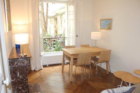 A 35m² very well equiped flat for 2 persons,newly designed by architect,combines Riedisheim, France Cosy flat in the heart of Paris Entire rental unit vacation rental 6516820