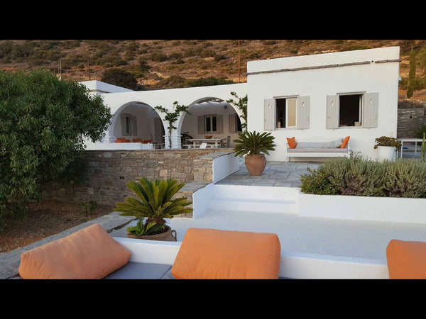 Maison typique des Cyclades, entre mer et campagne, très belle vue mer, calme ab Paros, Greece Jolie maison cycladique à Paros Cycladic home vacation rental 27942076