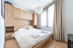 ✔ Cleaned & Sanitized<br />✔ 65m² 1BR Apt on groundfloor<br />✔ In a fully renov Brussels, Belgium Made for business or lover + Little private garage Entire rental unit vacation rental 577936213794895812