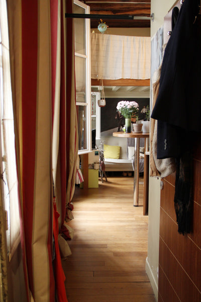 Studio en plein cœur de Paris, à quelques mètres du Palais Royal et du Louvre. P Bordeaux, France Studio avec mezzanine au cœur de Paris. Entire rental unit vacation rental 12560733