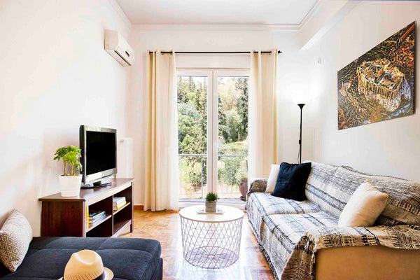 Why only have one view when this sophisticated top floor 50m2 queen bed<br />apa Greece Acropolis Hillside Escape, Sea & Nature Views Entire rental unit vacation rental 24180857