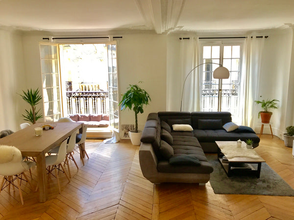 Venez vivre au coeur de Paris dans un appartement magnifique de 100 m2, à la déc Bali, Indonesia Appartement Arc de Triomphe - Champs-Elysée Entire rental unit vacation rental 19693549