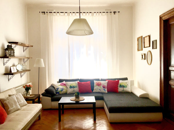 Vážení hosté, dovoluji si Vám nabídnout ubytování v centru Prahy, ve dvou soukro Czechia LARGE ROOM, BALCONY, CITY CENTER Private room in rental unit vacation rental 21550907