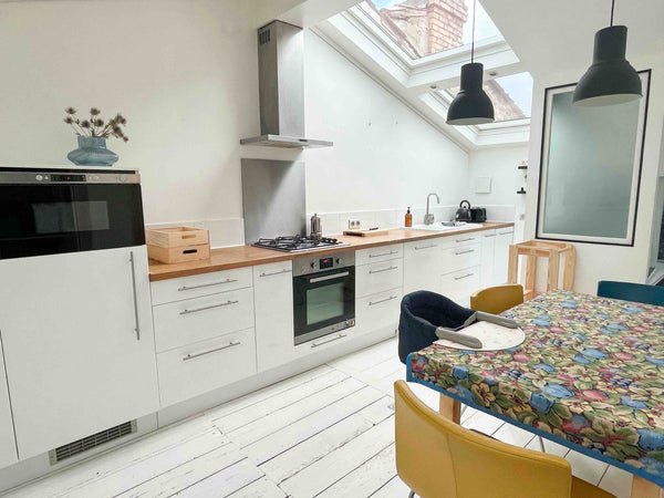 Charmant t4 en centre ville, idéal pour profiter d’une escapade citadine. <br /> Bordeaux, France Charmant lumineux apt.  Bright apt. with character Entire rental unit vacation rental 656488419485336536