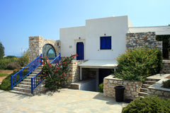 A cozy house at a quiet spot in Paros, for relaxing holidays. Located 10 min wal Thessaloniki, Greece Cozy quiet house for relaxing holidays Cycladic home vacation rental 21453076