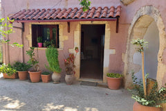 Nicola's house in Kefalas is a traditional accommodation in Kefalas Apokoronou.<  Nicola's house in Kefalas Entire home vacation rental 688995787254931798