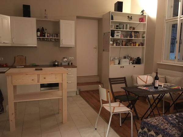 Unsere gemütliche WG in super Lage bietet viel Platz und super Ausgehmöglichkeit Vienna, Austria gemütliches WG-Zimmer in schönster Lage Shared room in rental unit vacation rental 23970635
