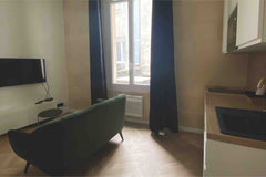 Idéalement situé dans l’hypercentre de Bordeaux, venez découvrir ce charmant stu Bordeaux, France Appartement Place Camille Jullian Hyper Centre Entire rental unit vacation rental 53930362