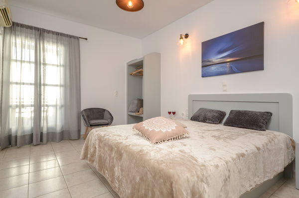 apartment for 3  people with seperate living room<br />   located on the first f  deluxe suite for 3 persons with livingroom Entire serviced apartment vacation rental 42449271
